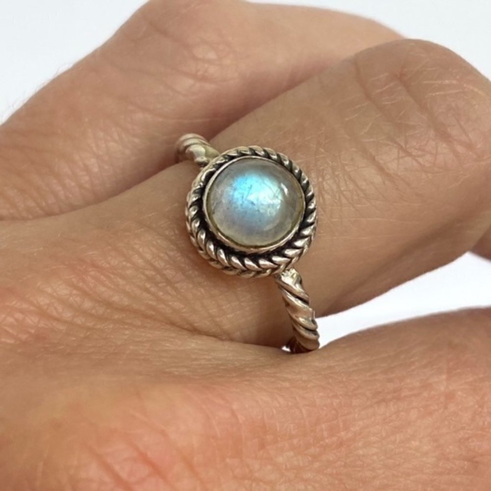 Sterling Silver 925 Round Bezel Set Moonstone Cabochon Ring Twisted Band Sz 5.75